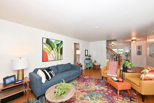 1933 W Donges Bay ROAD, Mequon, WI 53092