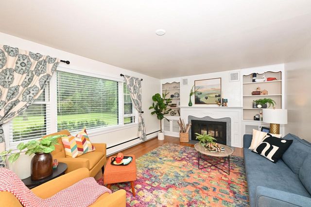 1933 W Donges Bay ROAD, Mequon, WI 53092