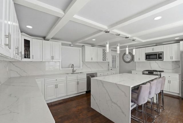 155 York St, Stoughton, MA 02072