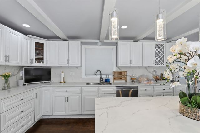 155 York St, Stoughton, MA 02072