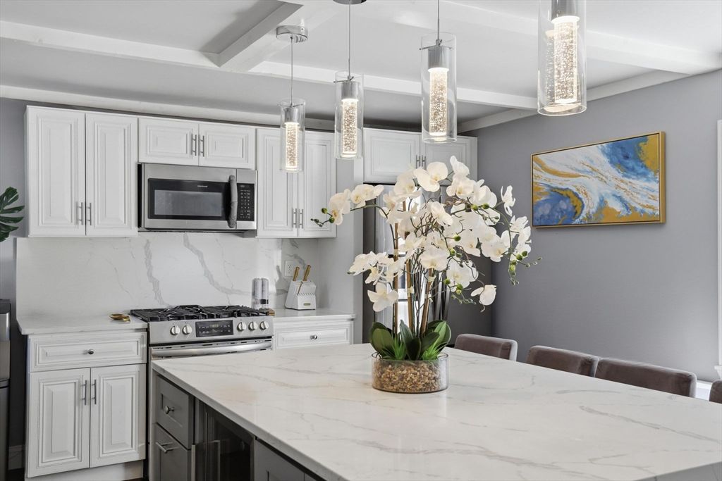 155 York St, Stoughton, MA 02072