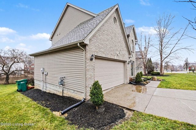 16730 Summit Vista Way, Louisville, KY 40245