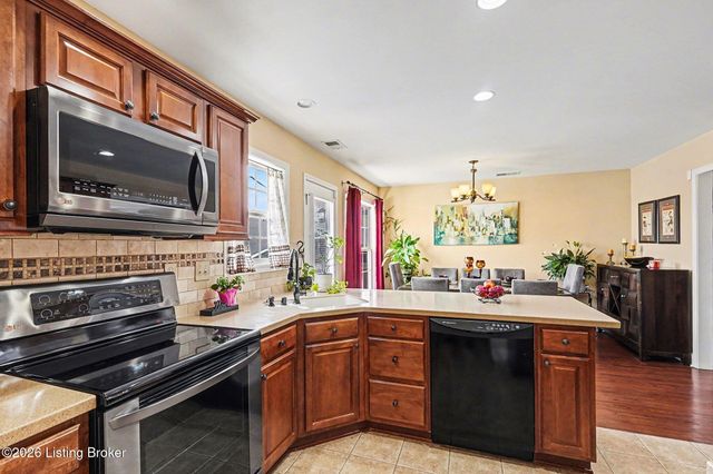 16730 Summit Vista Way, Louisville, KY 40245