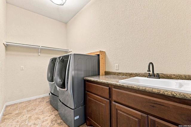 27606 Bogen Rd, New Braunfels, TX 78132