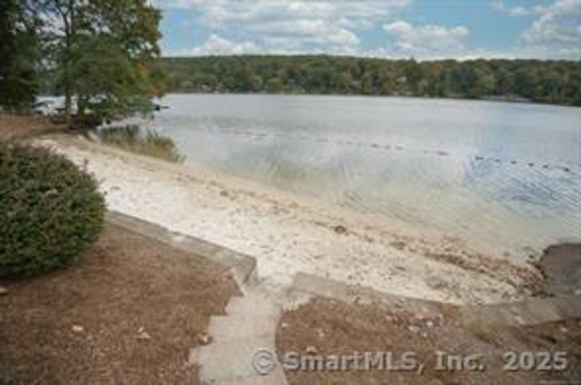 22 Candlewood Common, New Milford, CT 06776