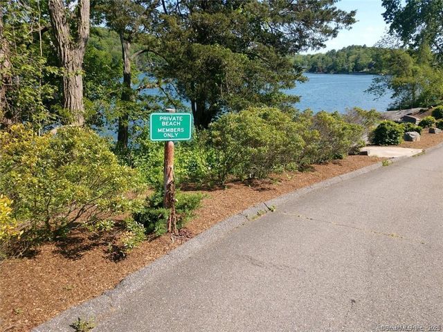 22 Candlewood Common, New Milford, CT 06776