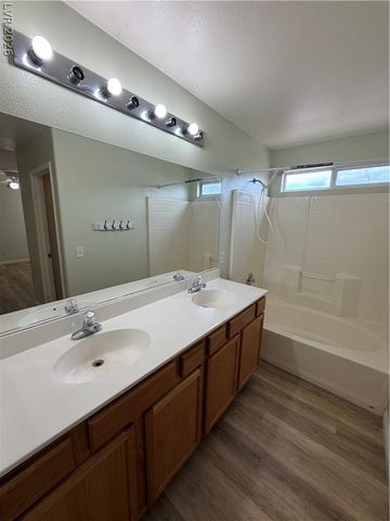 3814 Kit Fox Street, Las Vegas, NV 89122