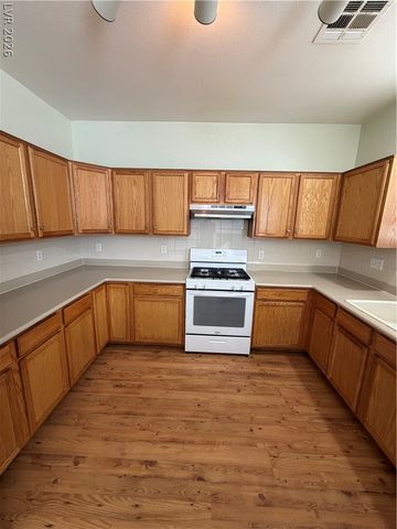 3814 Kit Fox Street, Las Vegas, NV 89122