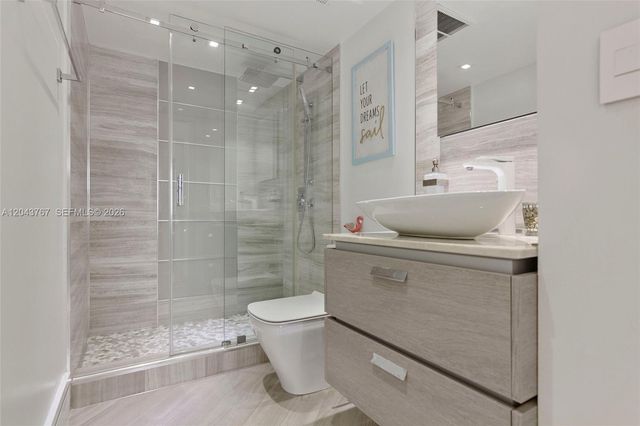6061 Collins Ave 8F, Miami Beach, FL 33140
