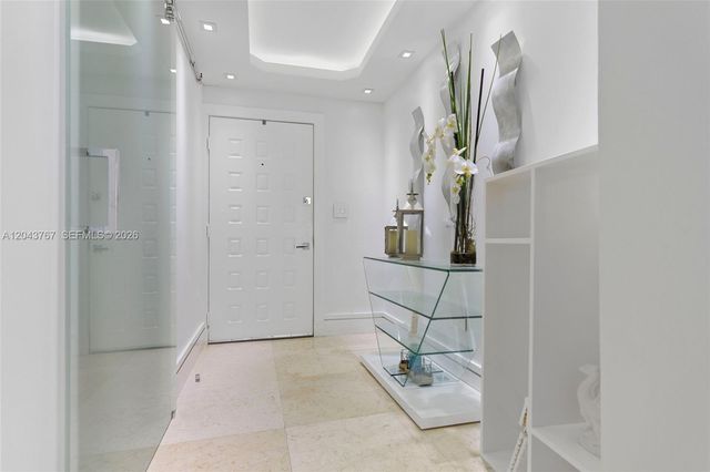 6061 Collins Ave 8F, Miami Beach, FL 33140