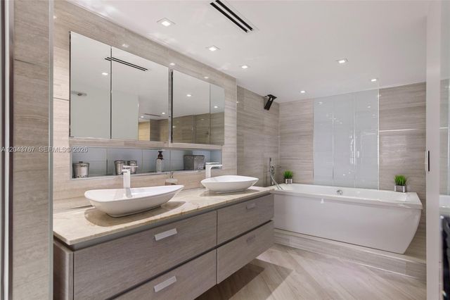 6061 Collins Ave 8F, Miami Beach, FL 33140