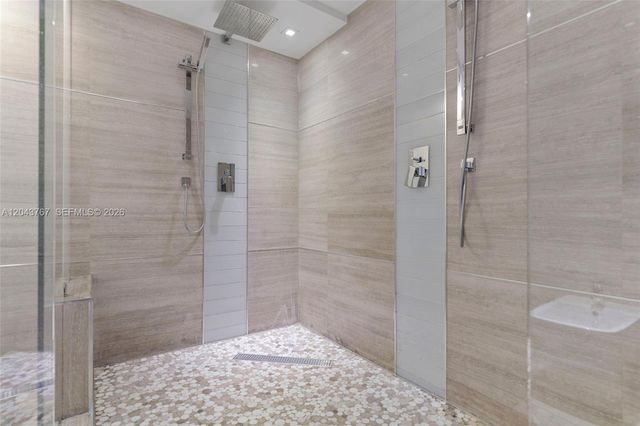 6061 Collins Ave 8F, Miami Beach, FL 33140