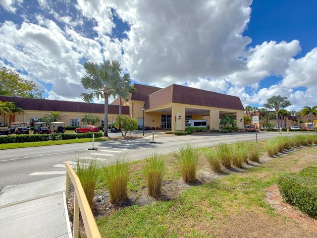 205 KINGS BOULEVARD 62, Sun City Center, FL 33573
