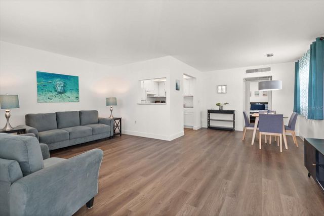 205 KINGS BOULEVARD 62, Sun City Center, FL 33573