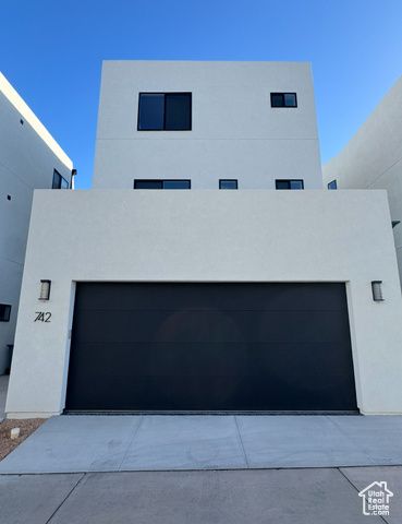 723 W SAPPHIRE LN, St. George, UT 84790