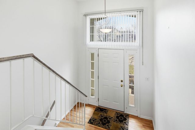 1632 Columbia Circle 2, Bartlett, IL 60103