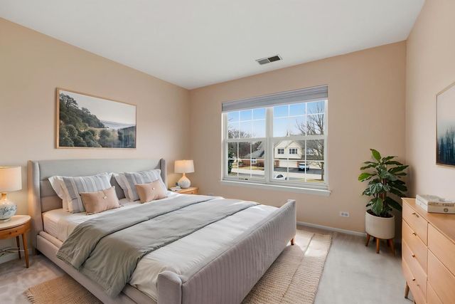 1632 Columbia Circle 2, Bartlett, IL 60103