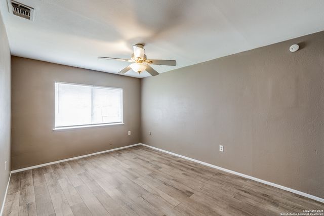 8023 laurel, San Antonio, TX 78250