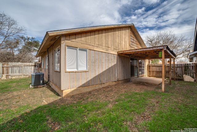 8023 laurel, San Antonio, TX 78250