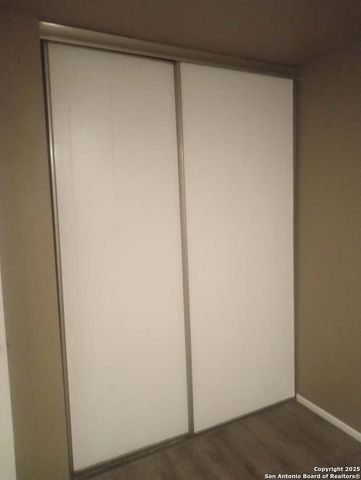 8023 laurel, San Antonio, TX 78250