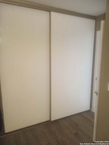 8023 laurel, San Antonio, TX 78250