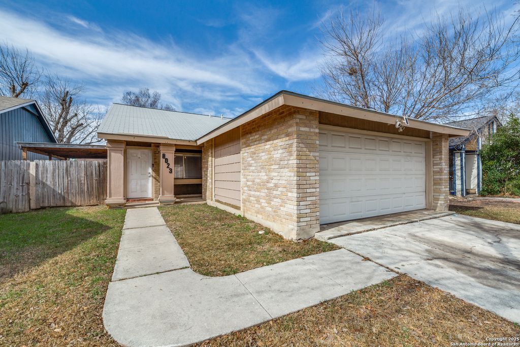 8023 laurel, San Antonio, TX 78250