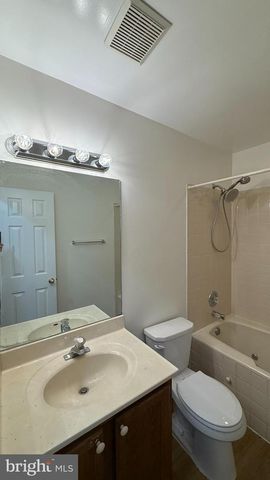 6 RIDGEWOOD DR, Stafford, VA 22556