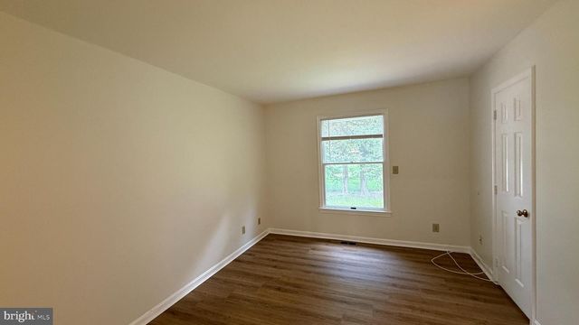 6 RIDGEWOOD DR, Stafford, VA 22556