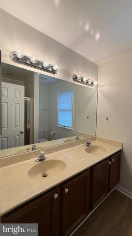 6 RIDGEWOOD DR, Stafford, VA 22556