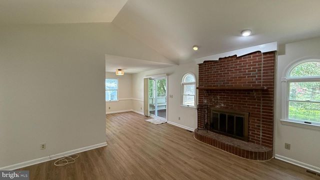 6 RIDGEWOOD DR, Stafford, VA 22556