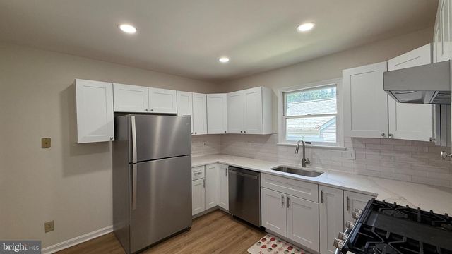 6 RIDGEWOOD DR, Stafford, VA 22556