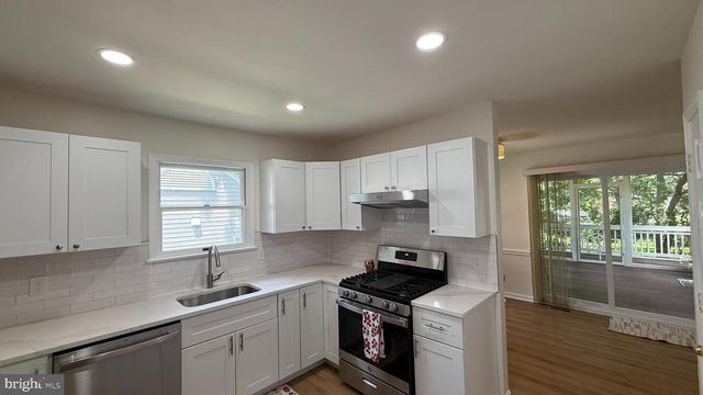 6 RIDGEWOOD DR, Stafford, VA 22556