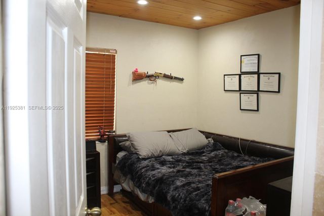 18801 NW 5th St, Pembroke Pines, FL 33029