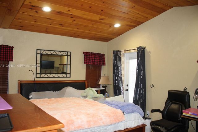 18801 NW 5th St, Pembroke Pines, FL 33029