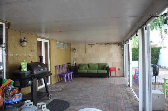 18801 NW 5th St, Pembroke Pines, FL 33029