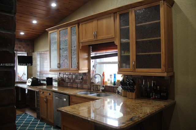 18801 NW 5th St, Pembroke Pines, FL 33029