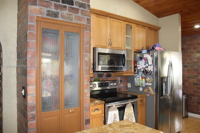 18801 NW 5th St, Pembroke Pines, FL 33029