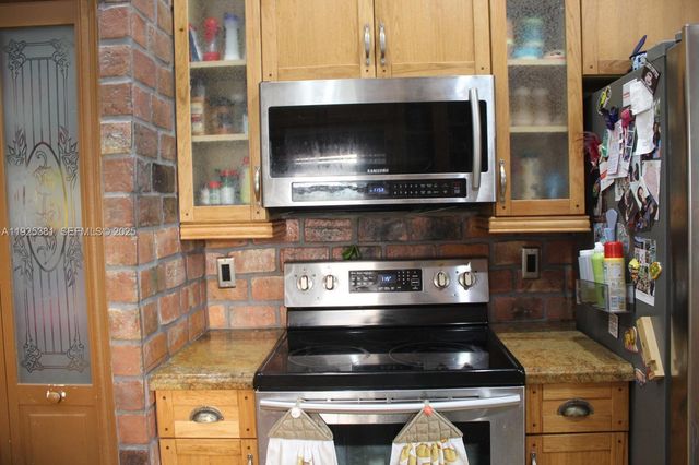 18801 NW 5th St, Pembroke Pines, FL 33029