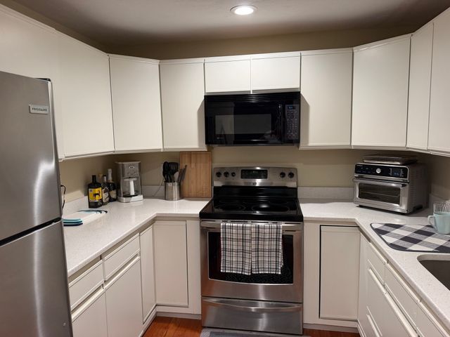 44 Elm St 304, Worcester, MA 01609