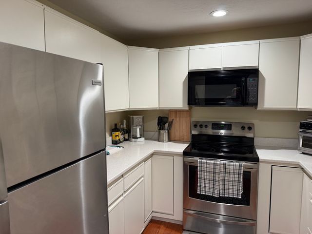 44 Elm St 304, Worcester, MA 01609