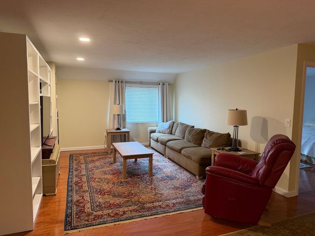 44 Elm St 304, Worcester, MA 01609