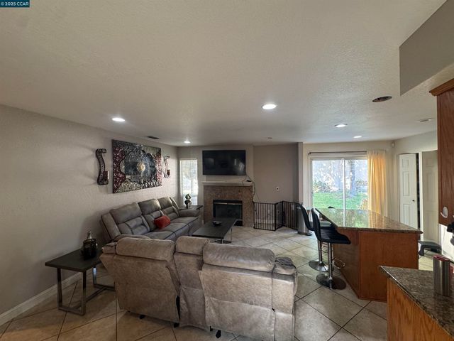 4008 Galenez Way, Antioch, CA 94531