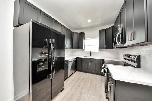 9732 Tuffly Street B, Houston, TX 77029