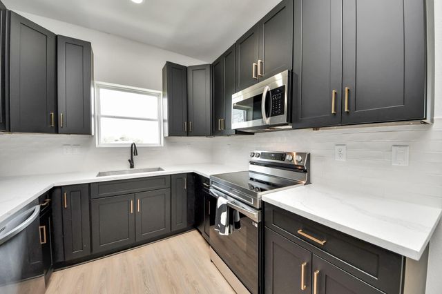 9732 Tuffly Street B, Houston, TX 77029