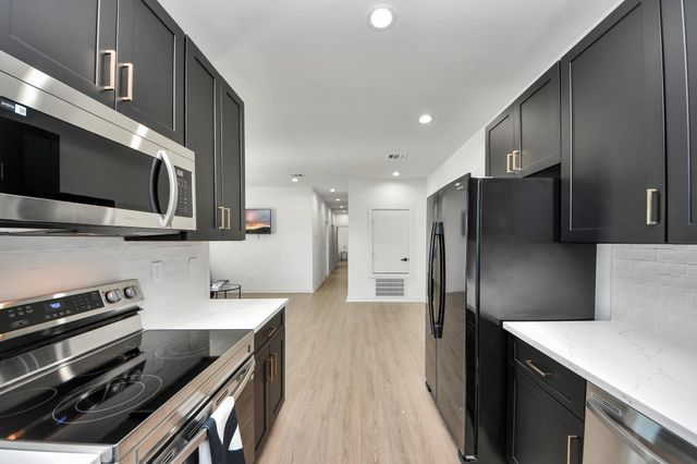 9732 Tuffly Street B, Houston, TX 77029