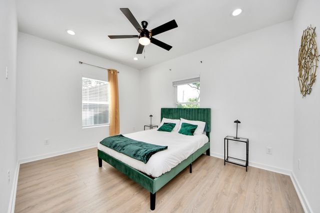 9732 Tuffly Street B, Houston, TX 77029