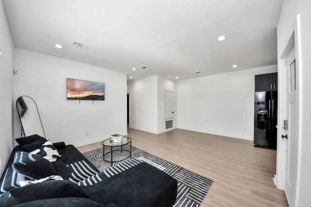 9732 Tuffly Street B, Houston, TX 77029
