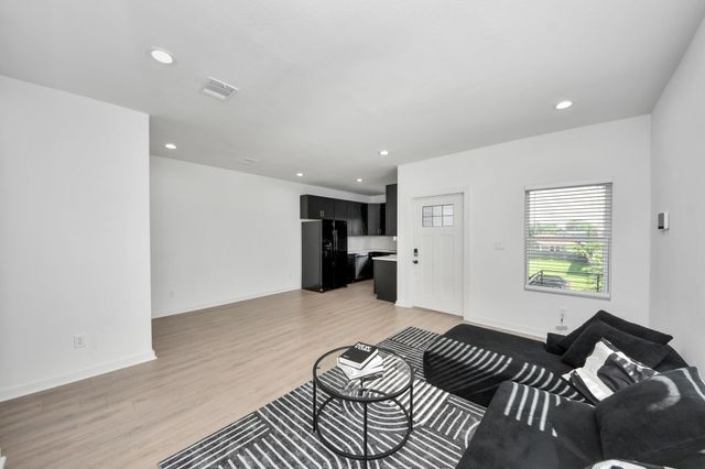 9732 Tuffly Street B, Houston, TX 77029