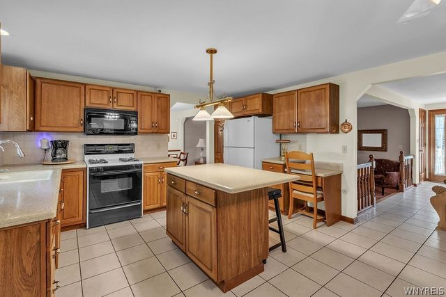 110 Parkview Drive, Grand Island, NY 14072