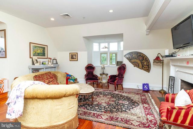 143 W WALNUT LN, Philadelphia, PA 19144